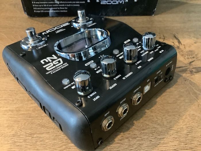 Zoom G2Nu digital multi-effects guitar processor pedal