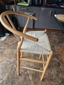 bar stool