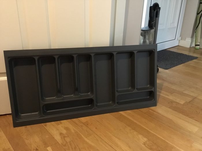 Cutlery drawer organiser