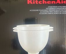 kitchenAid Bread Bowl with lid