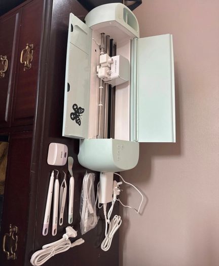 Cricut Explore 3 and tools