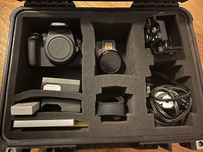 Canon EOS T4i / 650D DSLR Camera Body + 2 Batteries, Charger, Pelican Case & Accessories