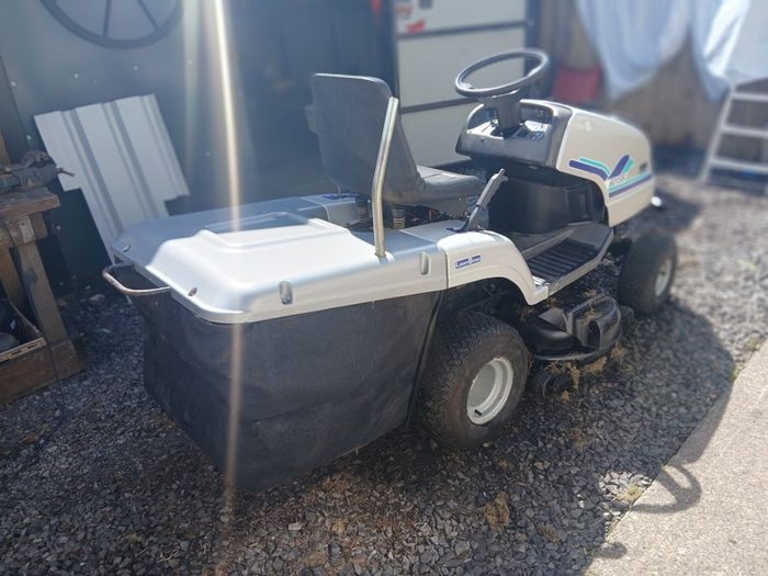 ride on lawnmower