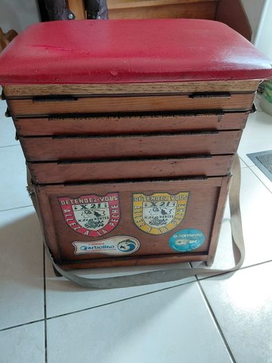 Vintage fishing box with some accessories inside