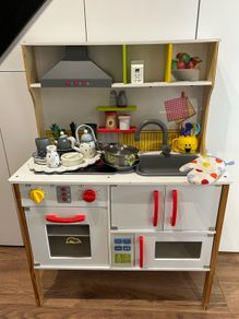 Wooden kitchen toy