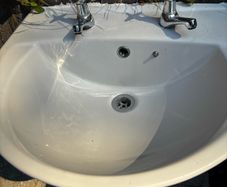 Bathroom sink and pedastal