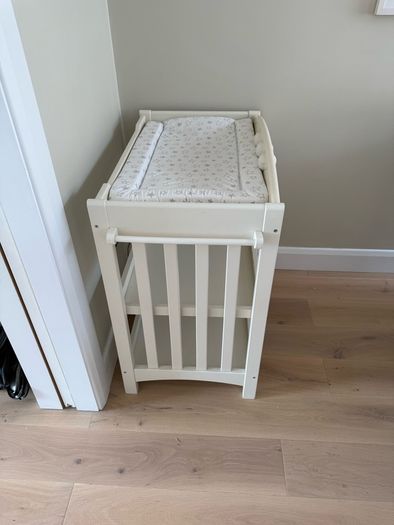 Baby changing table