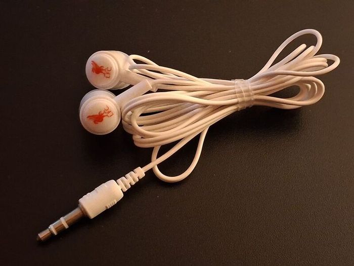 Buy 2 Get 1 Free!! - Only 1 Each!! - Brand New Wired Earphones