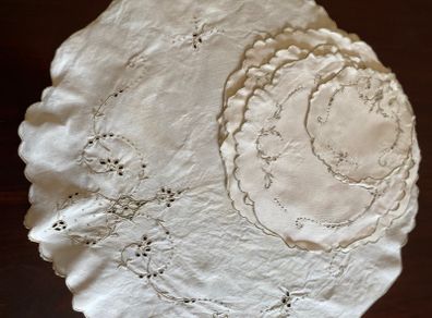 Vintage set of placement doilies