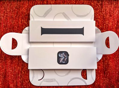 Apple Watch Series 11 - 46mm - Aluminium