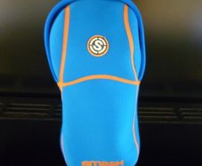 Neoprene stretchy quality bottle holder lunch bag. NEW. Australian Smash Nude food mover biker bottle