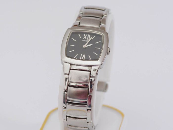 Ladies Seiko Quartz Watch