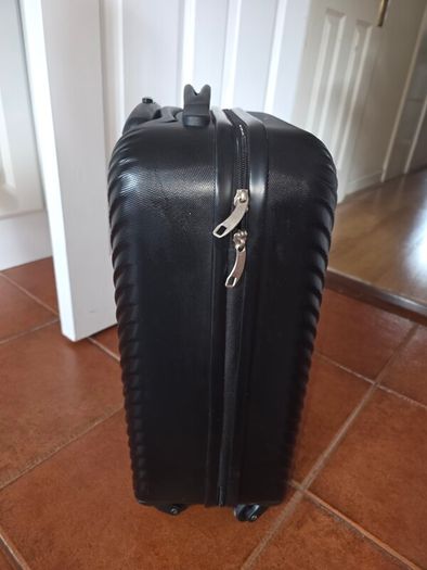 Cabin suitcase