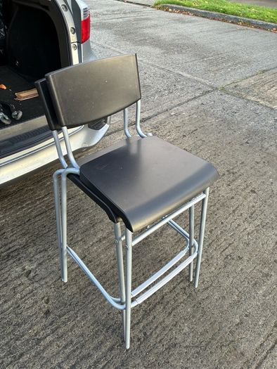 2 High Stools
