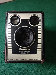 Kodak six - 20 Brownie Model C. Box  Camera /1948