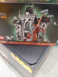 lego haunted manor