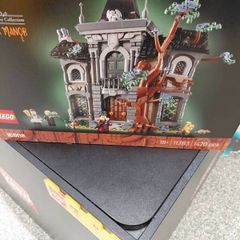 lego haunted manor