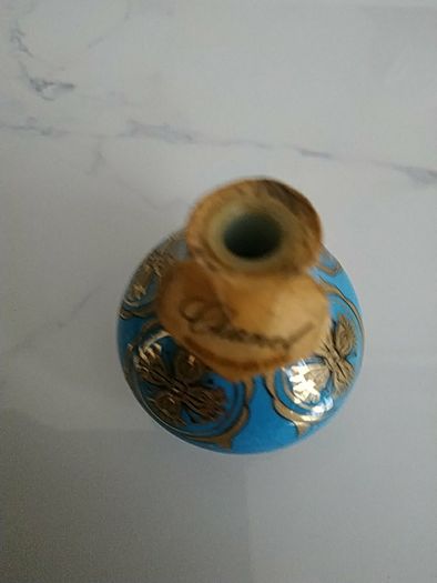 Perfume bottle