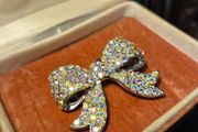 Vintage Ribbon Pendant
