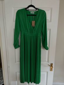 Brand new Galery dress in green