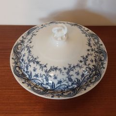 Fabulous Antique Blue and White Lidded Muffin Dish by Royal Worcester in a Beautiful Acanthus Leaf Pattern, Dated 1901, See Condition Report