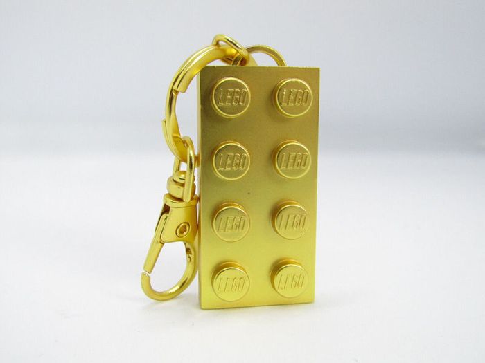 LEGO VIP Gold Lego Store Gold Membership Limited Edition Chrome Gold Key Chain Very Rare Not For Sale In Stores Or Online