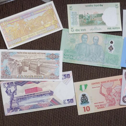 Lot of 9 Uncirculated World Banknotes.No 4.