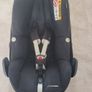 Maxi cosi car seat and ISO fix base Image 4