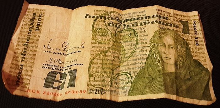 vintage one punt note, dated 09 .01. 89