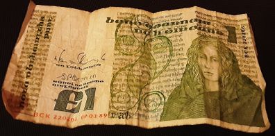 vintage one punt note, dated 09 .01. 89