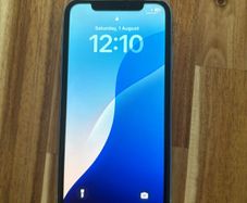 Apple iPhone XR 64GB (Unlocked)