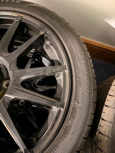 Pruis 17 inch wheels