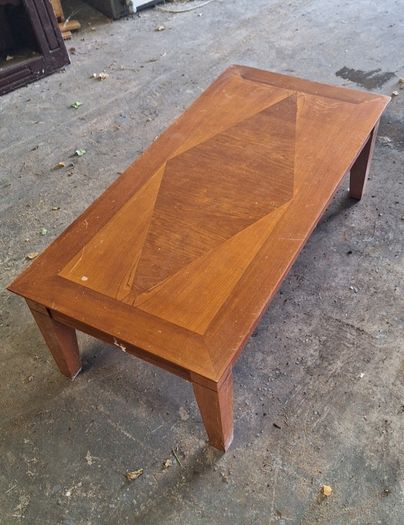 Selection of wooden coffee tables / chairs