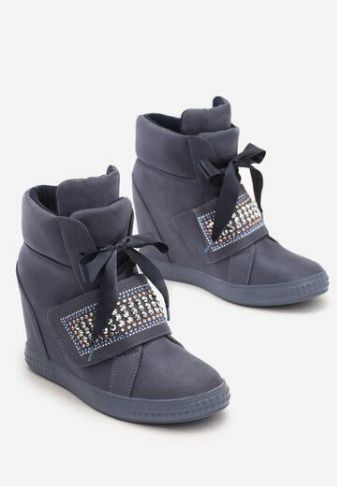 Amazing Lace Up Shoes size 6