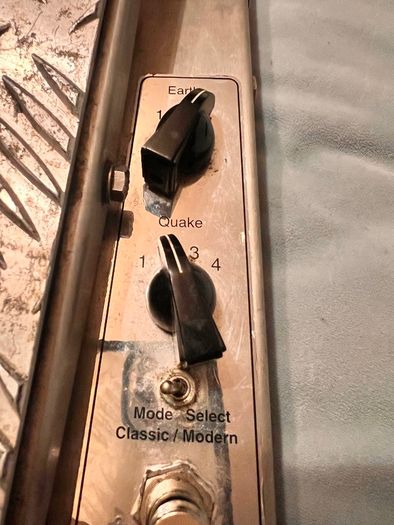 Silver Machine Earth Quake BASS Wah Wah