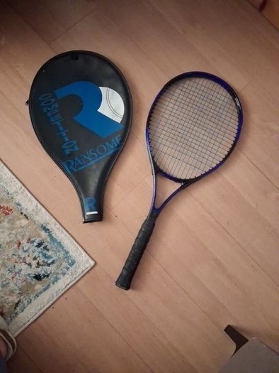 Tennis racquet