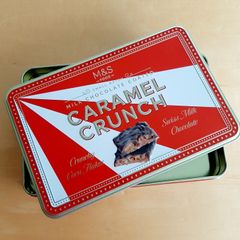 Vintage-style tin