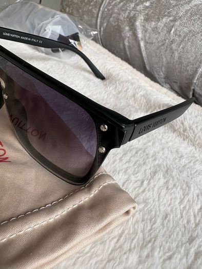 sunglass