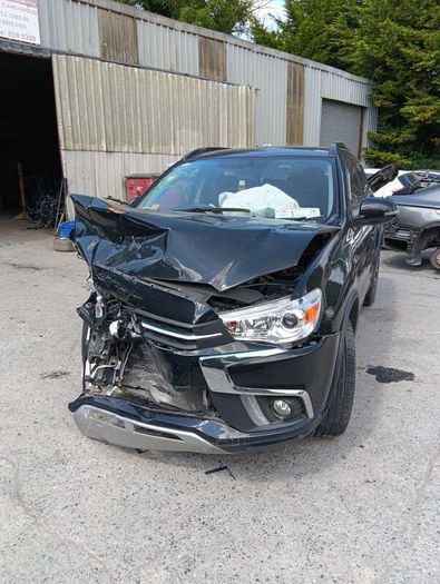 Breaking mitsubishi asx 2016 petrol