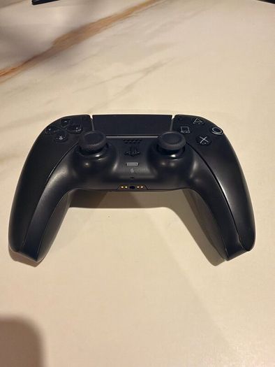 PS 5 digital and gaming monitor