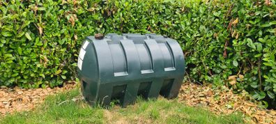 Oil tank