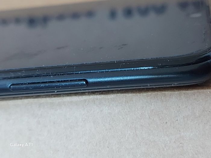 6 Mobile Phones for parts or repair, not powering on