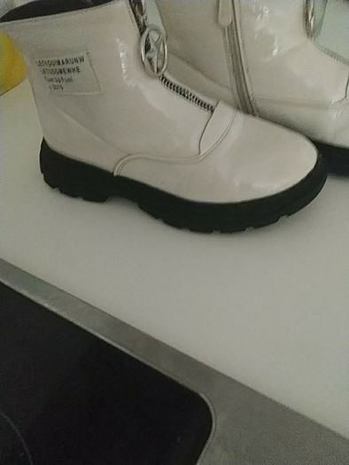 girls cream boots size 2