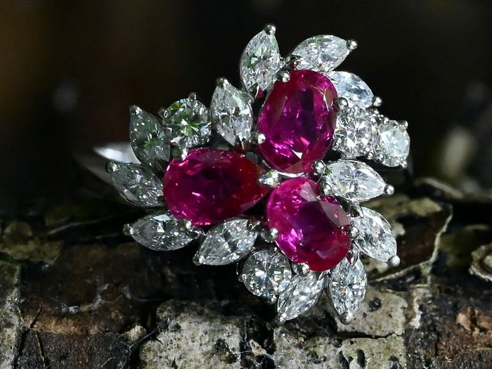 Vintage 1979 Ruby & Diamond Ring - 18ct