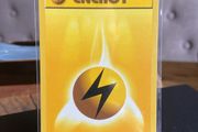 Pokemon Base set Lightning Energy 100/102 Near Mint Condition