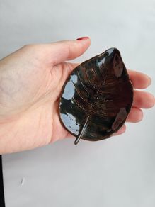 Handmade ceramic rings dish - dark leaf NEW