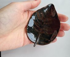 Handmade ceramic rings dish - dark leaf NEW