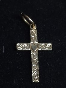 Vintage 9ct Gold Engraved Cross Pendant Sheffield Hallmarked 1.31g