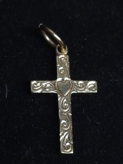 Vintage 9ct Gold Engraved Cross Pendant Sheffield Hallmarked 1.31g