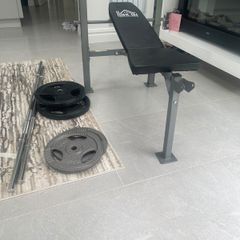 Adjustable Bench, bars & 60kg weight plates